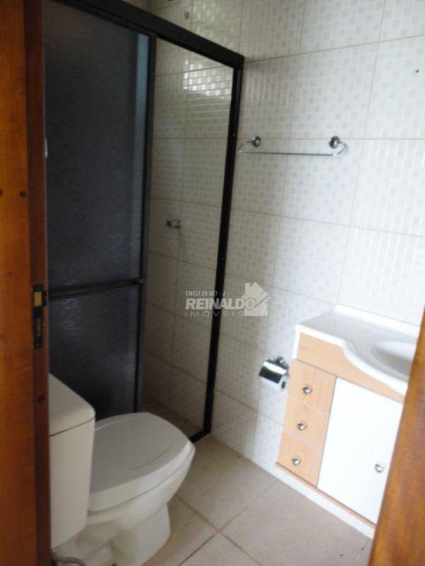 Casa de Condomínio para alugar com 3 quartos, 250m² - Foto 12
