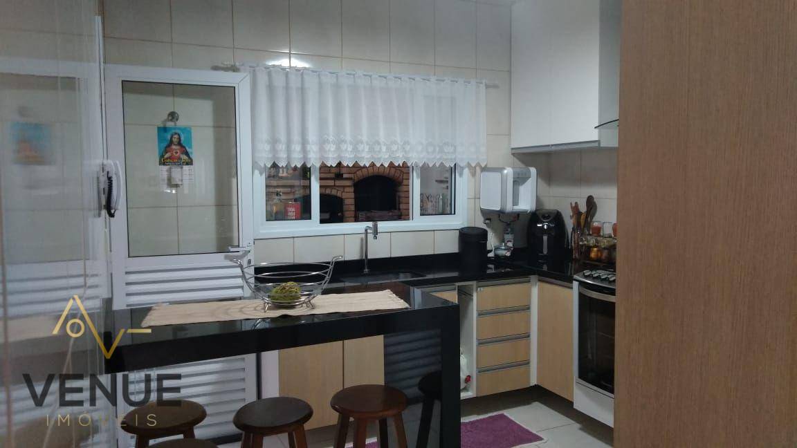 Sobrado à venda com 3 quartos, 180m² - Foto 4