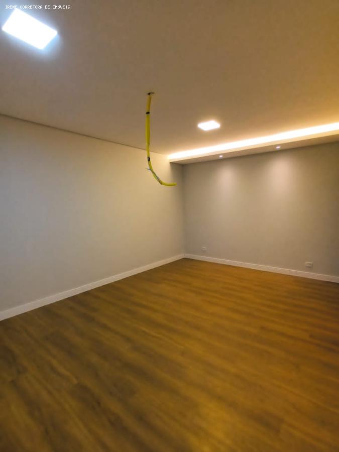 Casa à venda com 3 quartos, 360m² - Foto 17