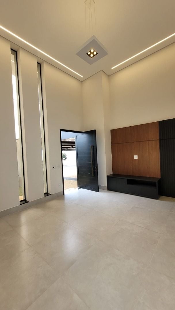 Casa à venda com 3 quartos, 176m² - Foto 4