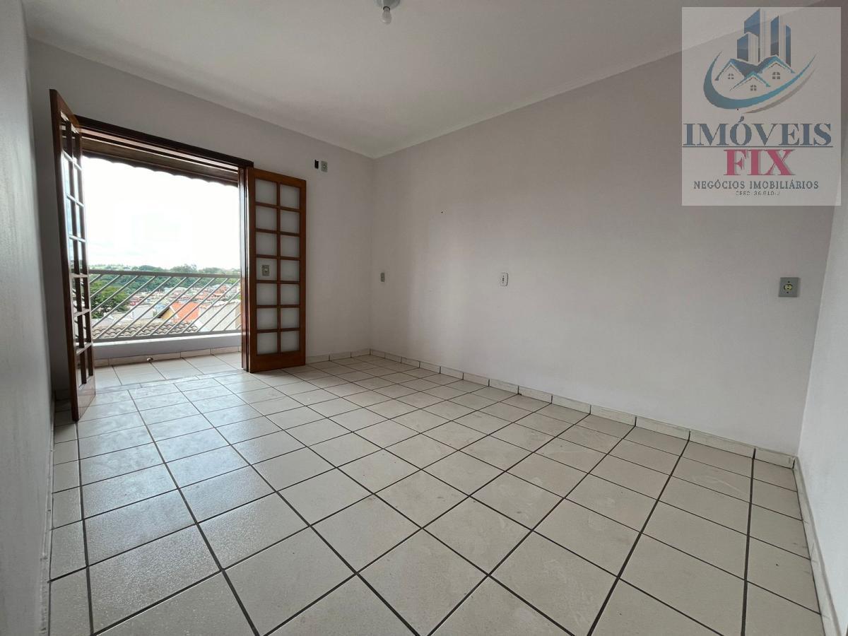 Casa à venda com 3 quartos, 195m² - Foto 17