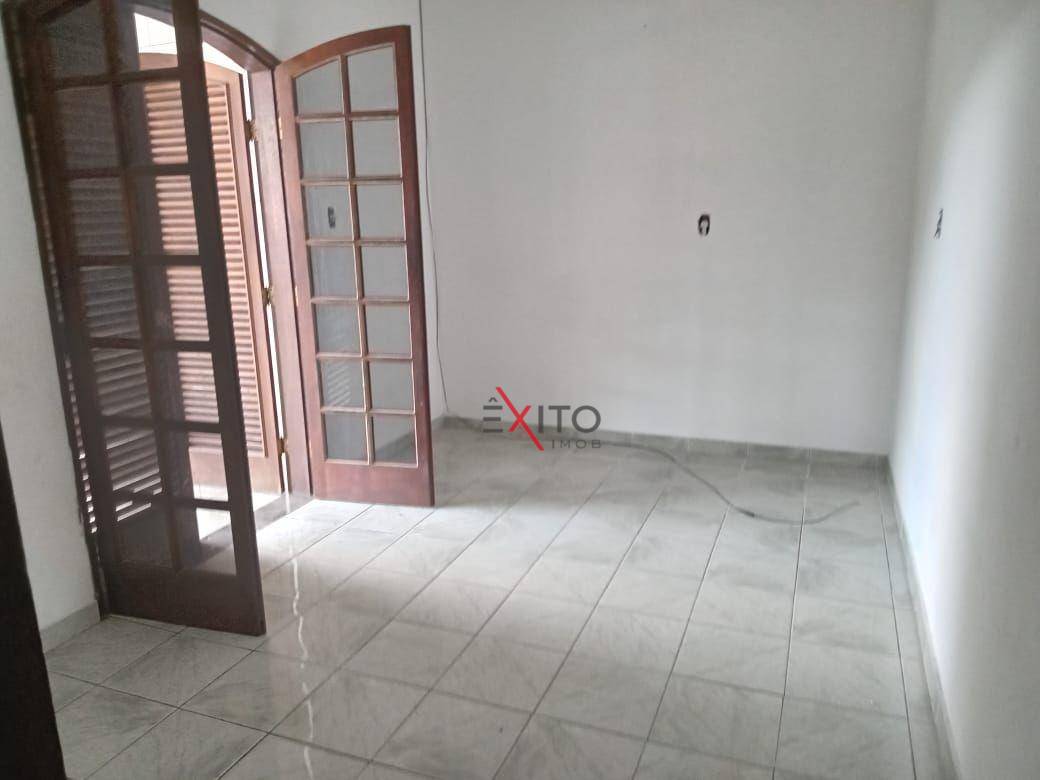 Casa à venda com 2 quartos, 290m² - Foto 7