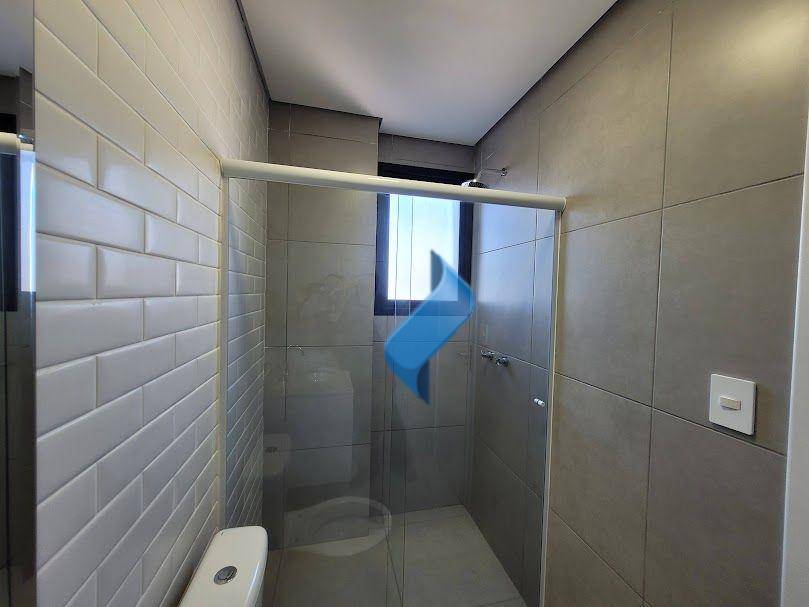 Apartamento para alugar com 3 quartos, 125m² - Foto 10