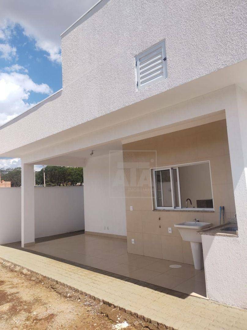 Casa à venda com 3 quartos, 119m² - Foto 3