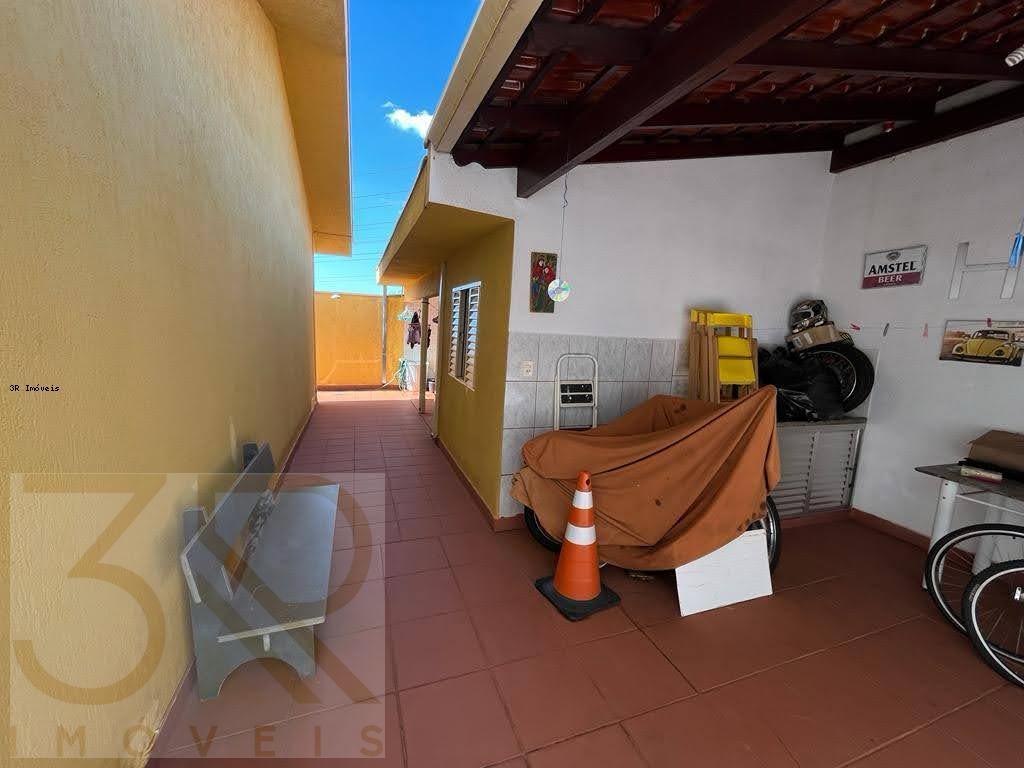 Casa à venda com 3 quartos, 180m² - Foto 13