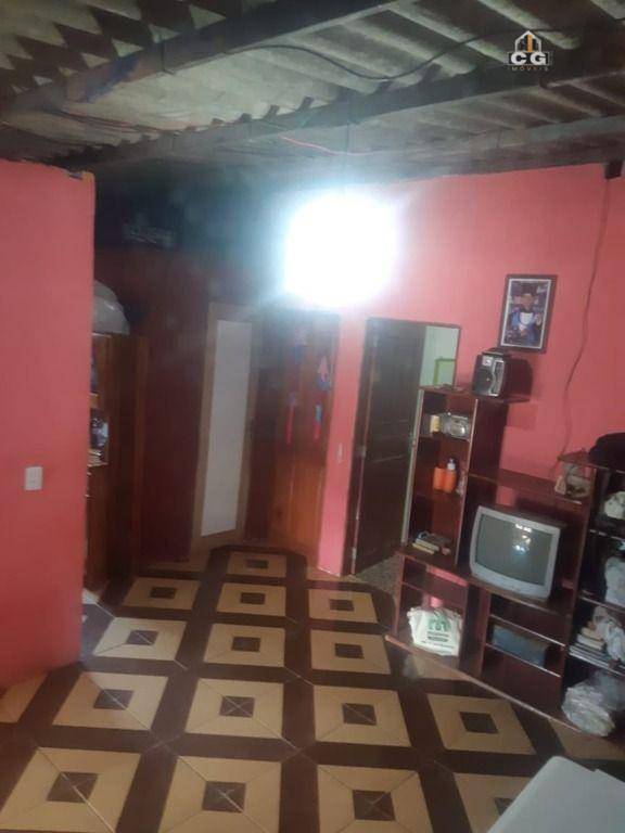 Casa à venda com 2 quartos, 60m² - Foto 4