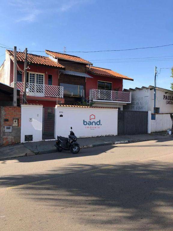 Casa à venda com 3 quartos, 450m² - Foto 2