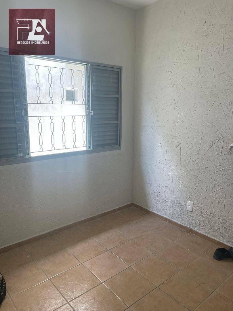 Casa à venda e aluguel com 5 quartos, 200m² - Foto 13