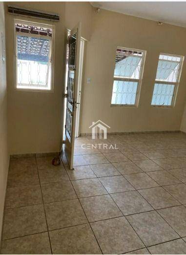 Casa à venda com 2 quartos, 95m² - Foto 1