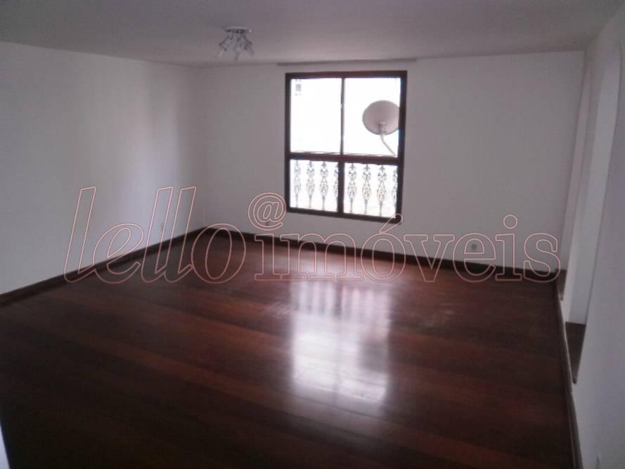 Apartamento para alugar com 4 quartos, 210m² - Foto 1