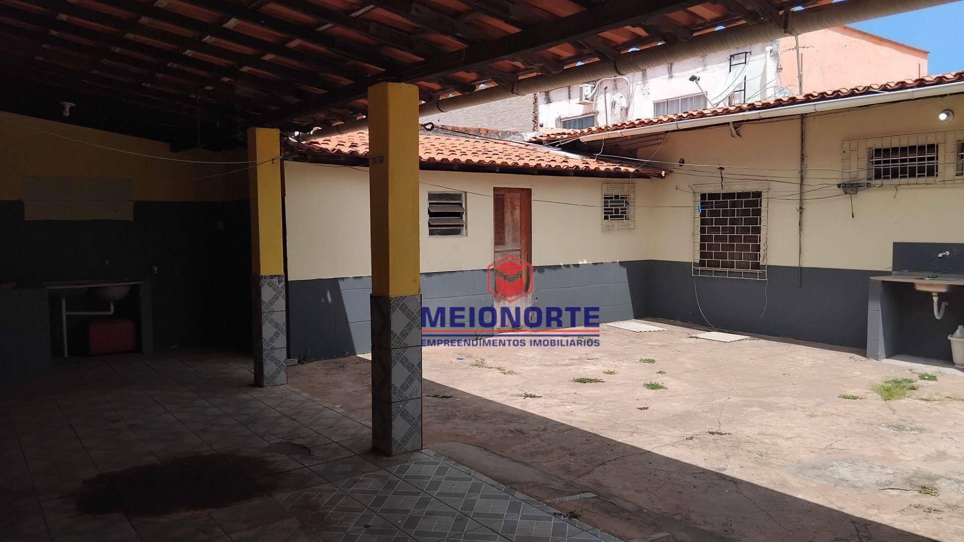 Casa para alugar com 4 quartos, 220m² - Foto 9