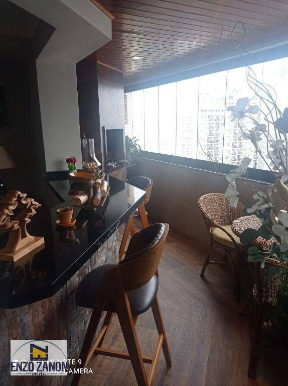 Apartamento à venda com 4 quartos, 234m² - Foto 14