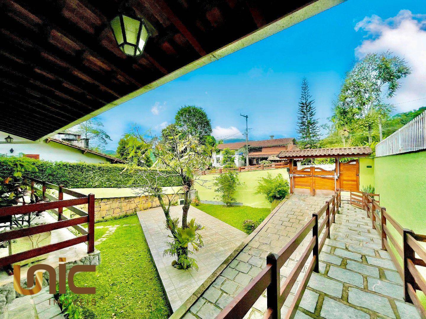 Casa à venda com 4 quartos, 220m² - Foto 17