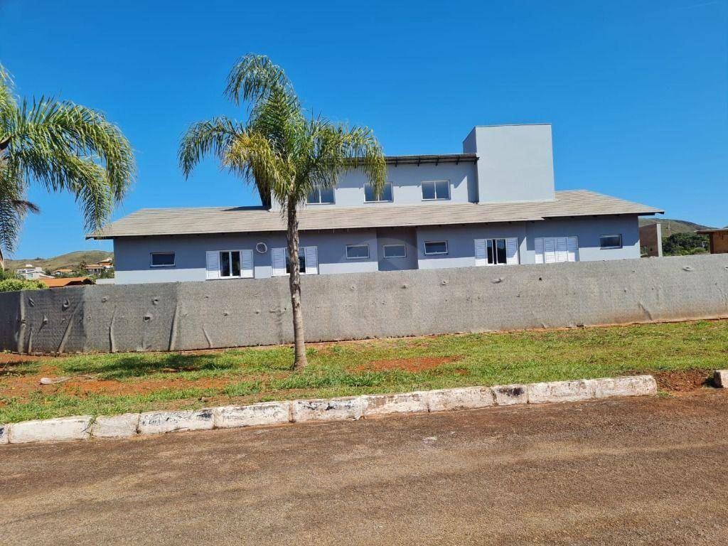 Casa à venda com 4 quartos, 285m² - Foto 2