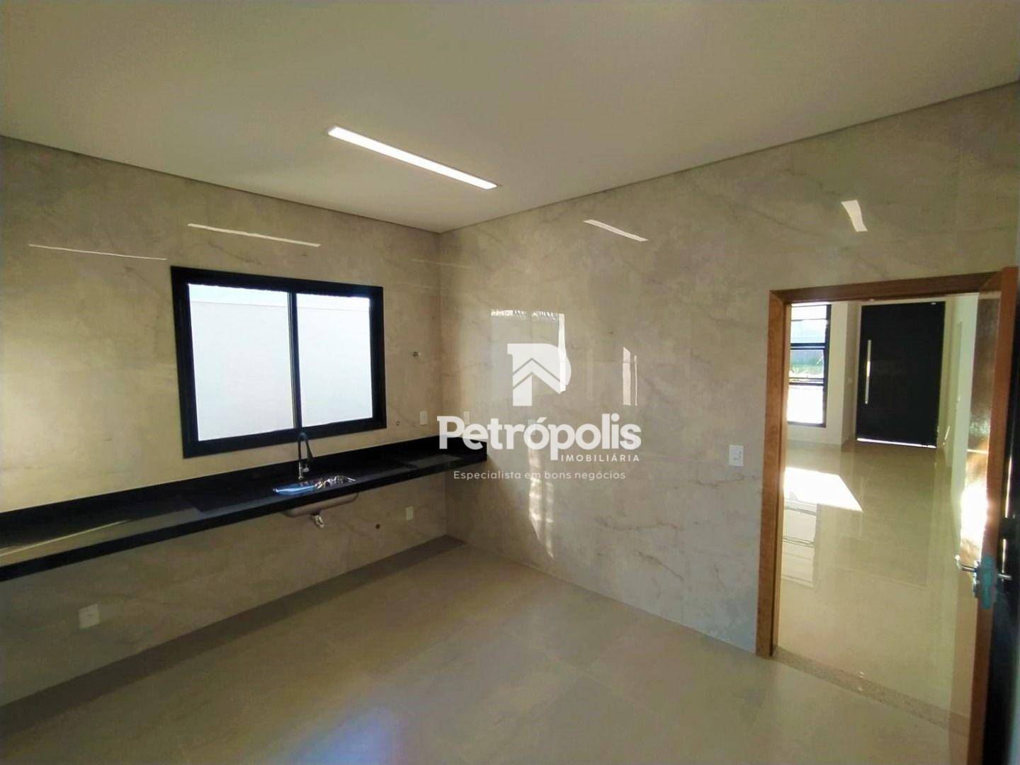 Casa à venda com 3 quartos, 200m² - Foto 5