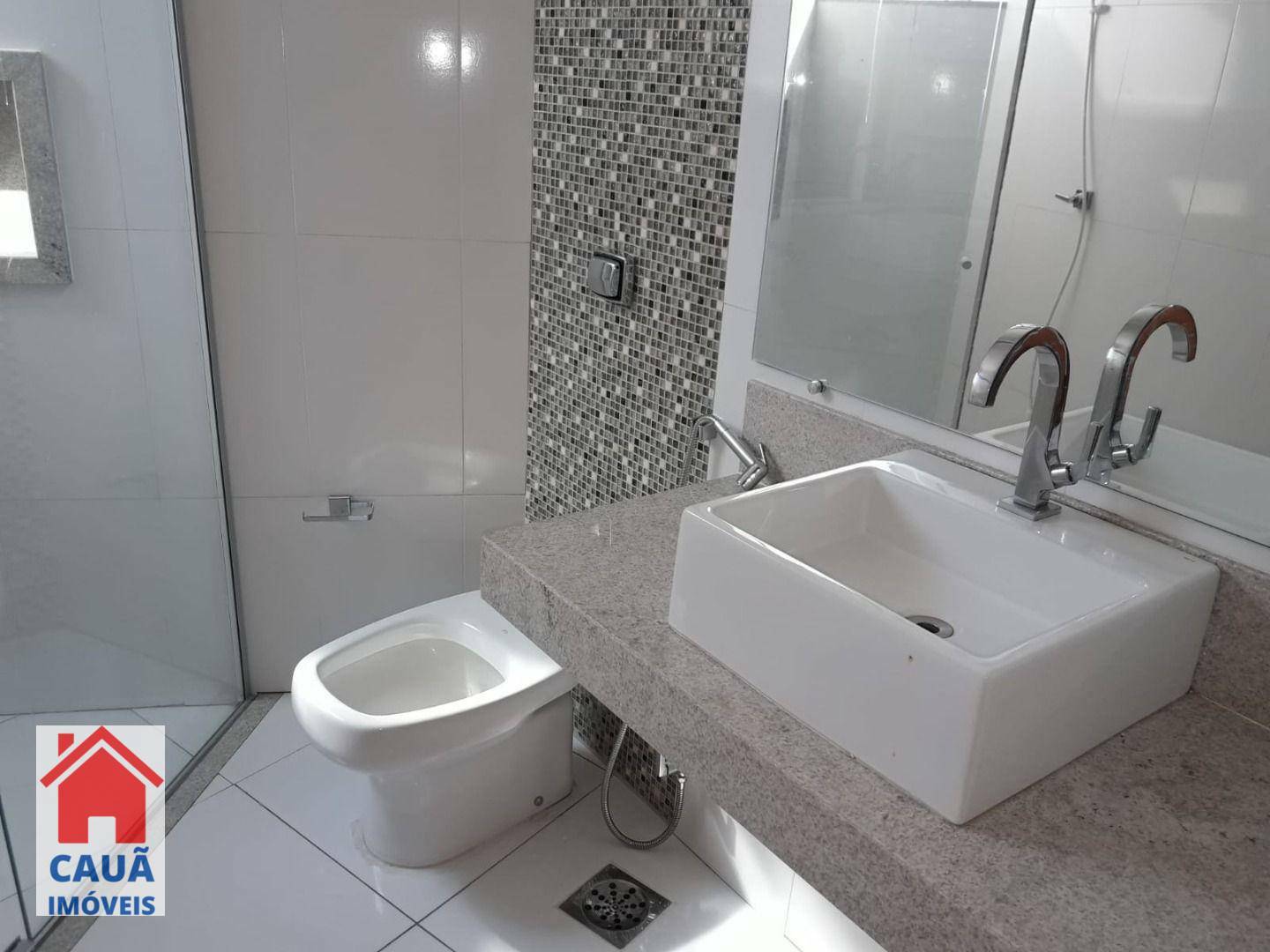 Casa à venda e aluguel com 5 quartos, 250m² - Foto 14