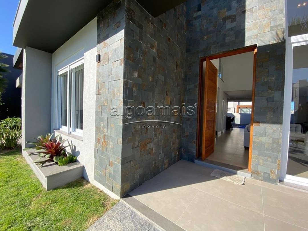 Casa de Condomínio à venda com 4 quartos, 228m² - Foto 3