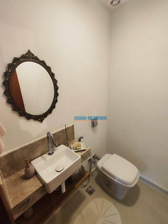 Casa à venda com 7 quartos, 281m² - Foto 17