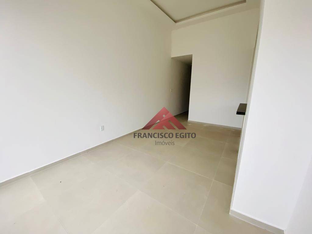 Casa à venda com 3 quartos, 100m² - Foto 2