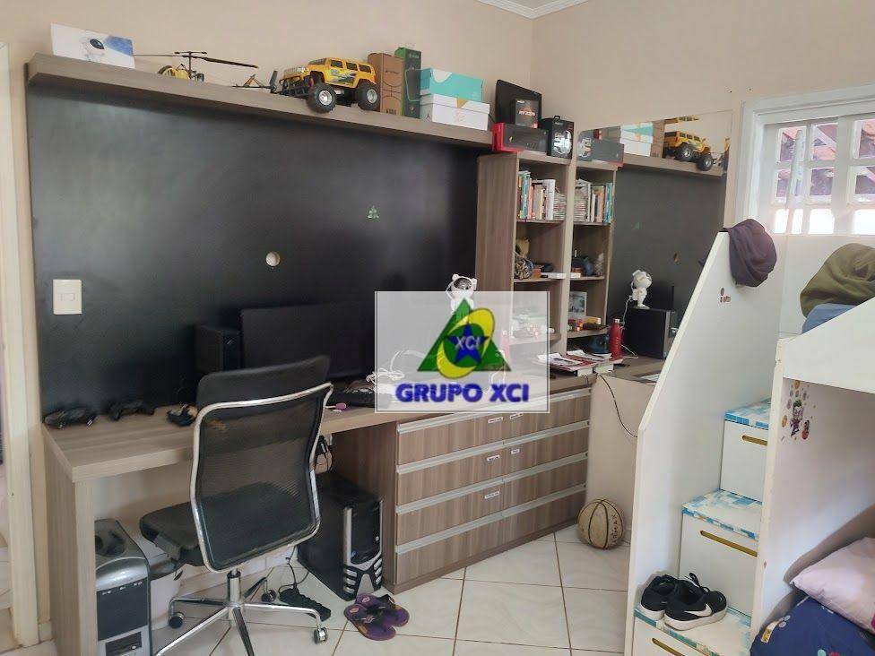 Chácara à venda com 4 quartos, 491m² - Foto 31