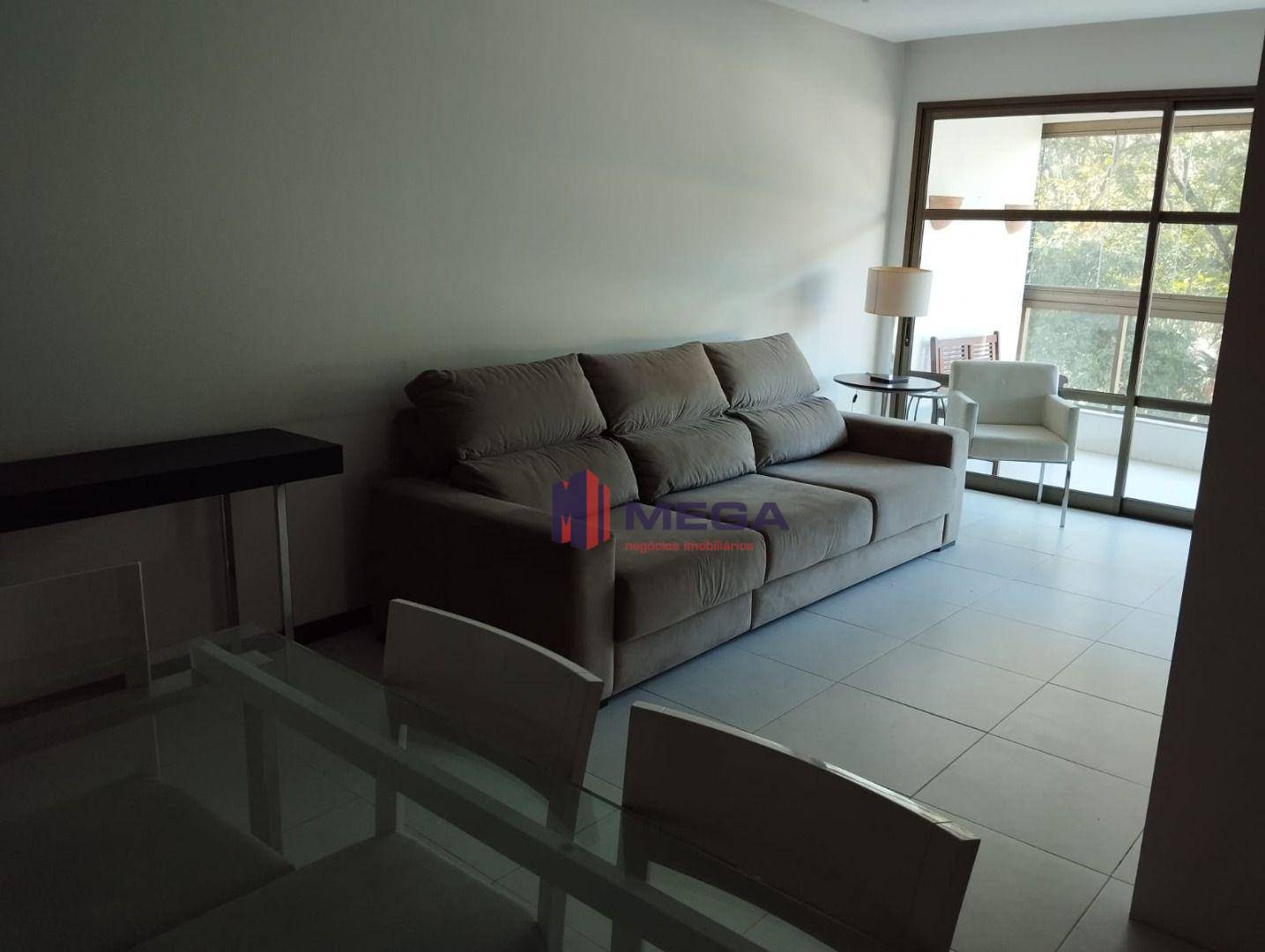 Apartamento à venda com 3 quartos, 107m² - Foto 2