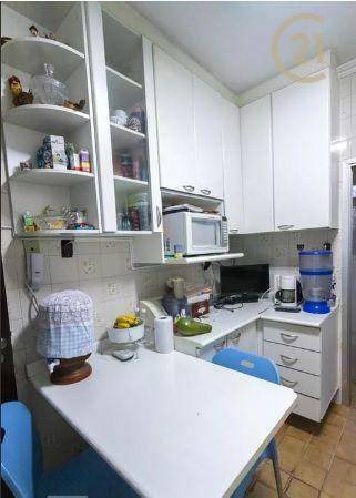 Apartamento à venda com 2 quartos, 70m² - Foto 4