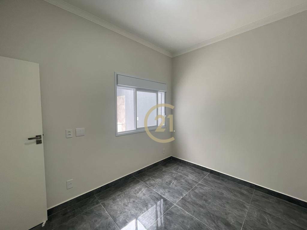 Casa à venda com 2 quartos, 60m² - Foto 7