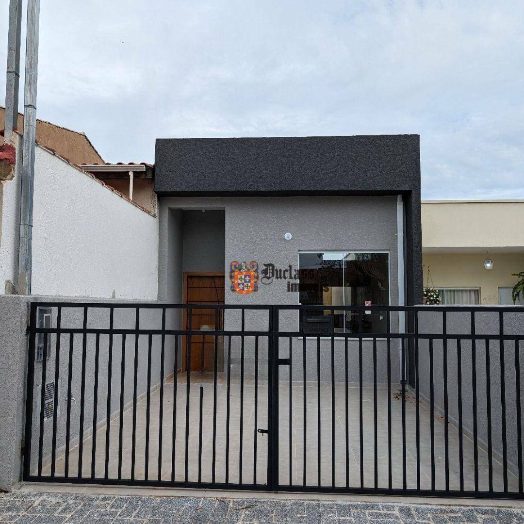 Casa à venda com 2 quartos, 105m² - Foto 1