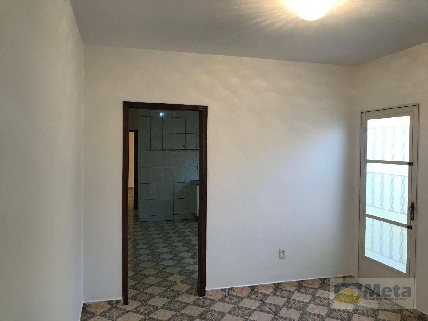 Casa para alugar com 2 quartos, 87m² - Foto 16