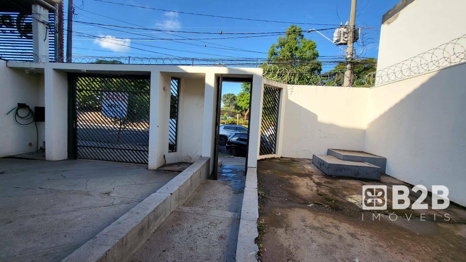 Casa para alugar com 6 quartos, 416m² - Foto 12
