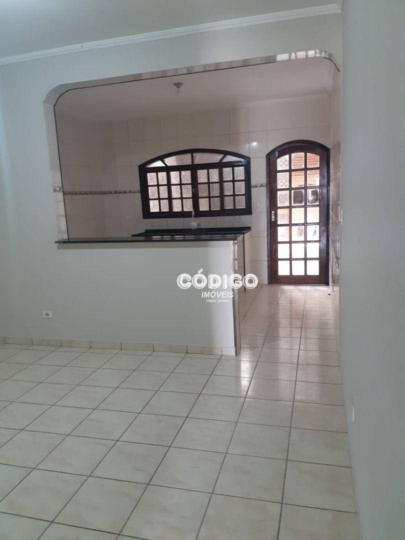 Sobrado à venda com 2 quartos, 180m² - Foto 3