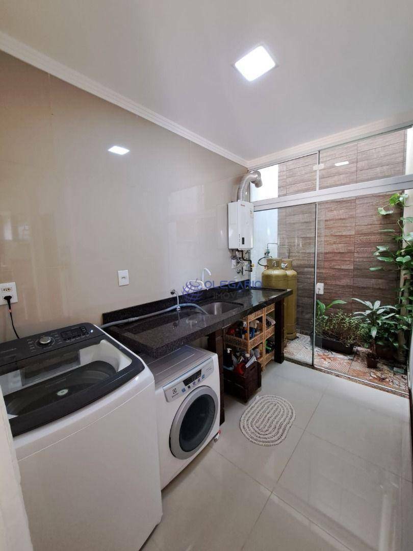 Sobrado à venda com 2 quartos, 210m² - Foto 42