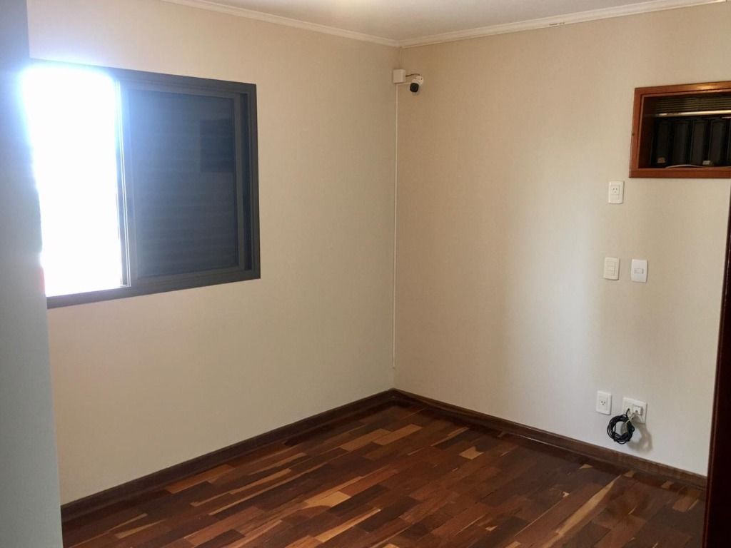 Apartamento à venda com 3 quartos, 137m² - Foto 10