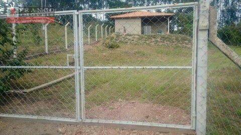 Chácara à venda com 2 quartos, 70m² - Foto 1