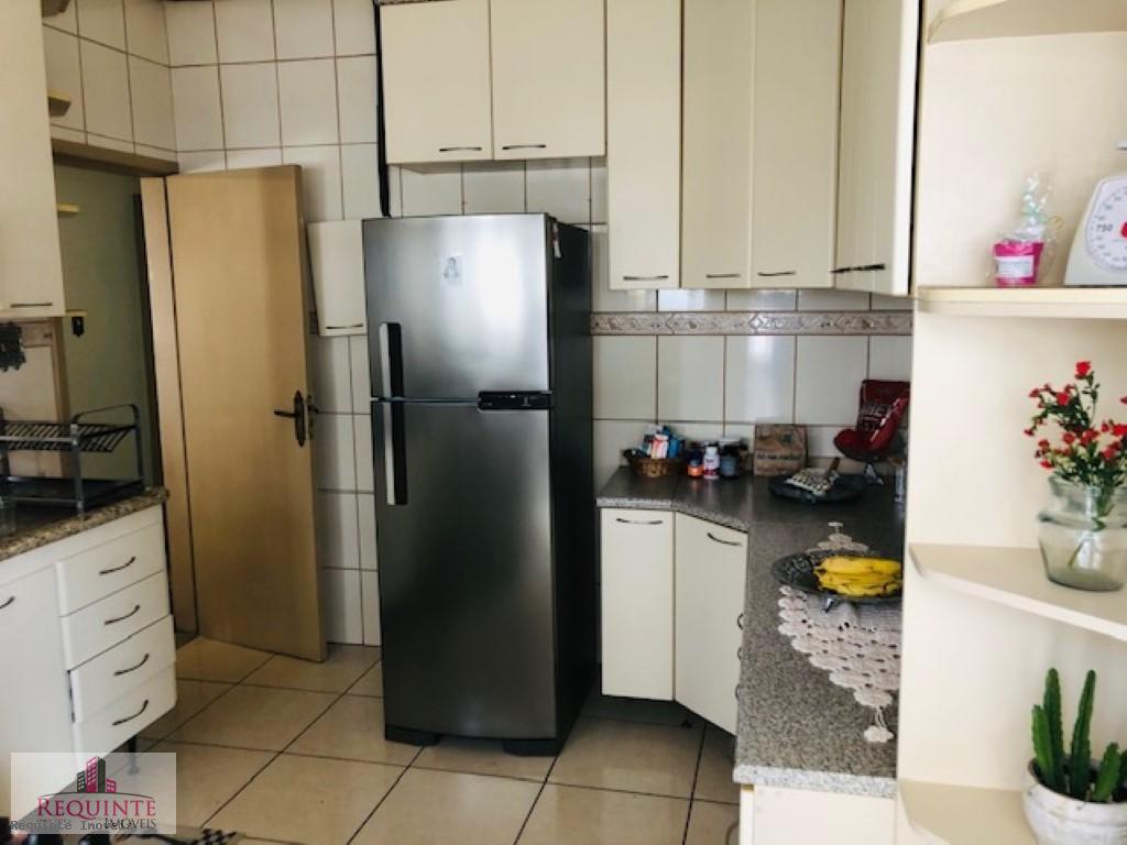 Apartamento à venda com 4 quartos, 170m² - Foto 22