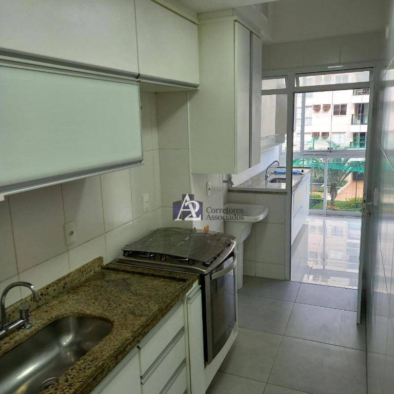 Apartamento à venda com 2 quartos, 66m² - Foto 17