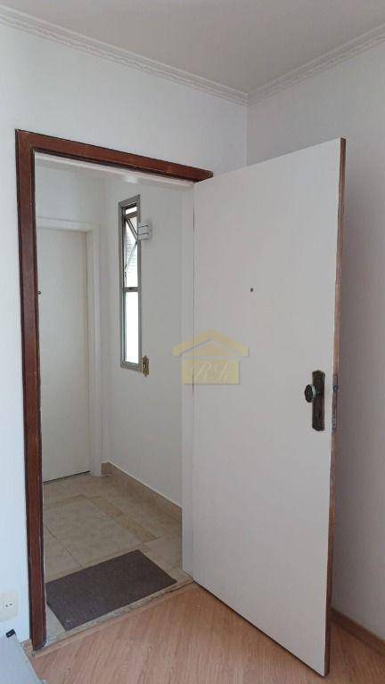 Apartamento para alugar com 3 quartos, 90m² - Foto 15