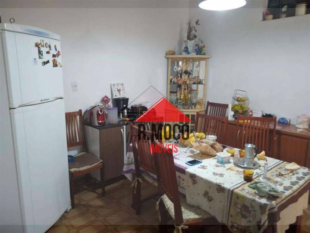 Casa à venda com 3 quartos, 300m² - Foto 22