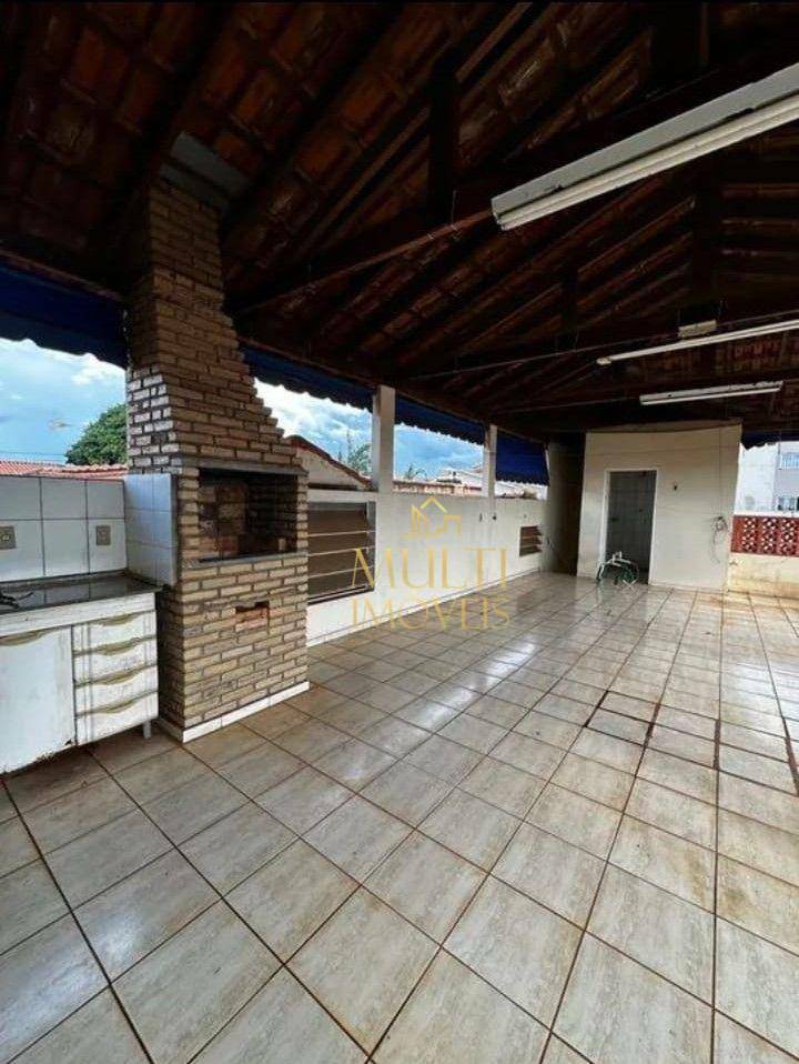 Casa à venda com 4 quartos, 200m² - Foto 5