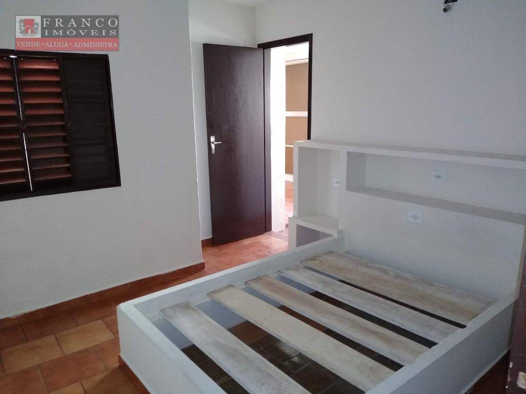 Casa à venda com 3 quartos, 200m² - Foto 17