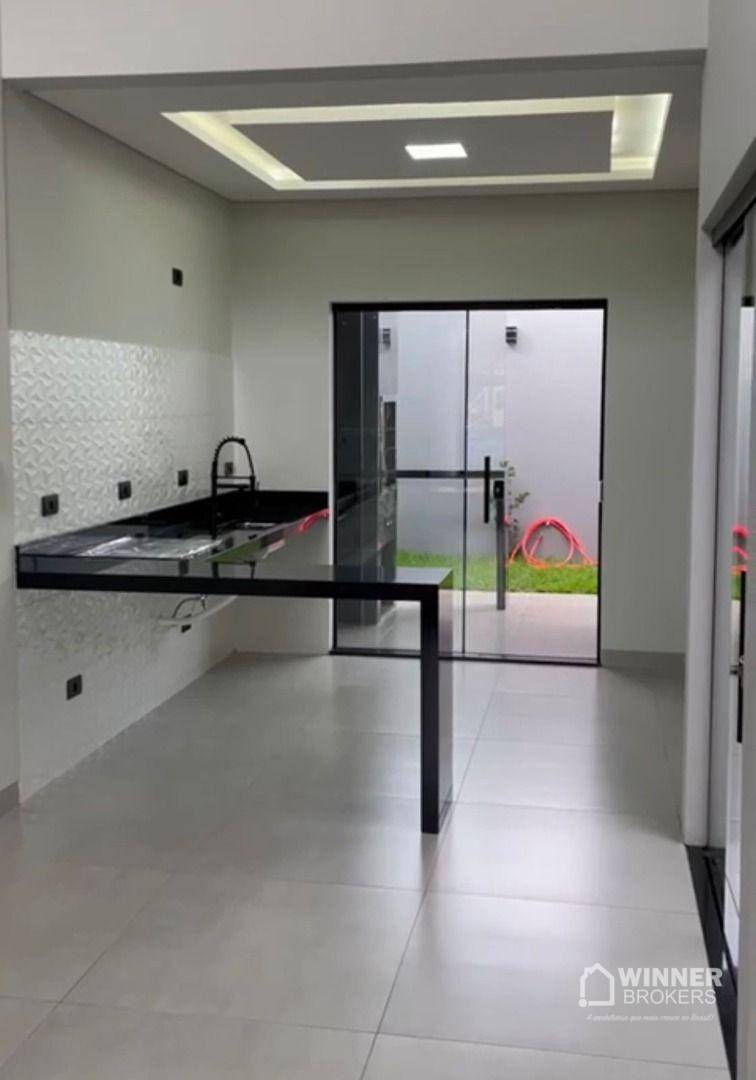 Casa à venda com 3 quartos, 80m² - Foto 2