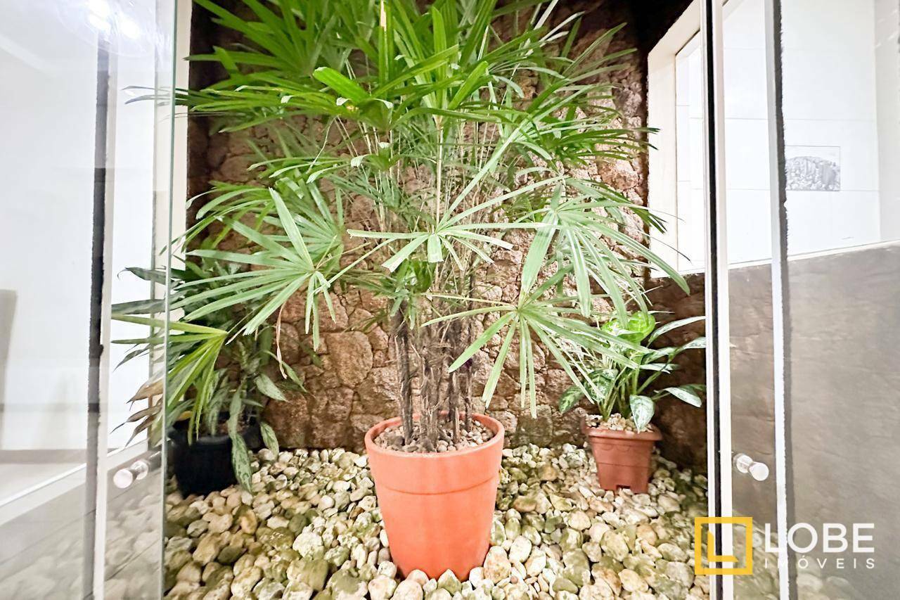 Casa à venda com 4 quartos, 198m² - Foto 27
