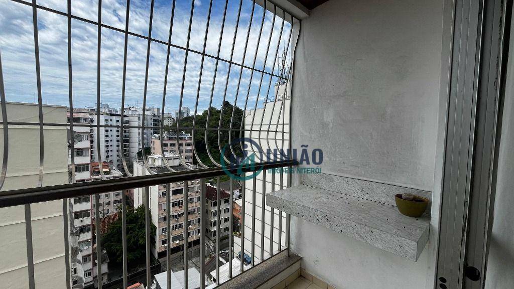 Apartamento à venda com 4 quartos, 140m² - Foto 3