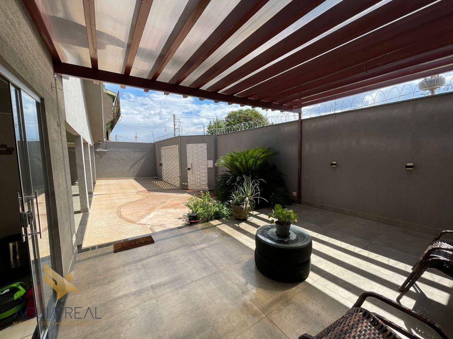 Casa à venda com 4 quartos, 230m² - Foto 65