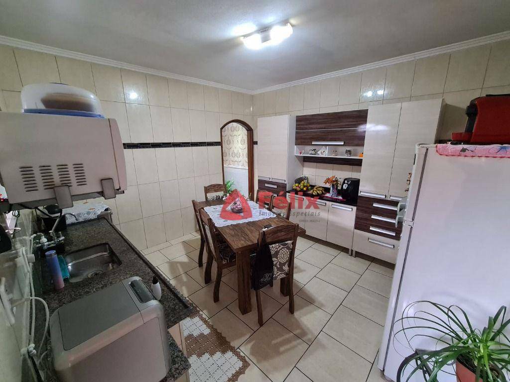 Casa à venda com 3 quartos, 131m² - Foto 4