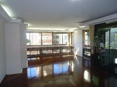 Apartamento para alugar com 4 quartos, 205m² - Foto 2