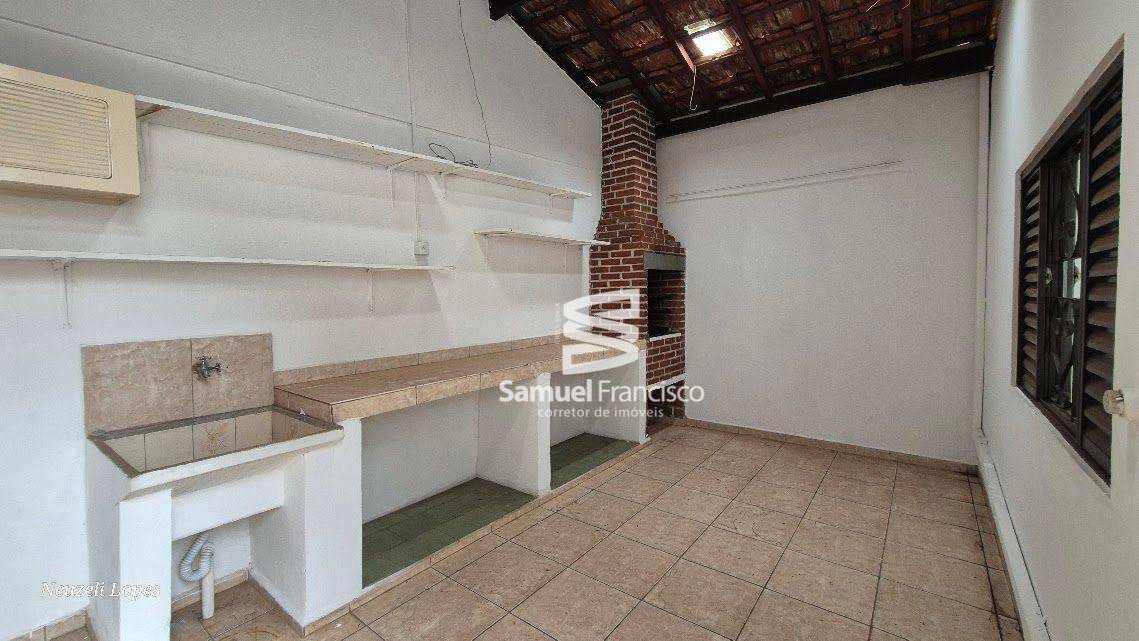 Casa à venda com 2 quartos, 100m² - Foto 14