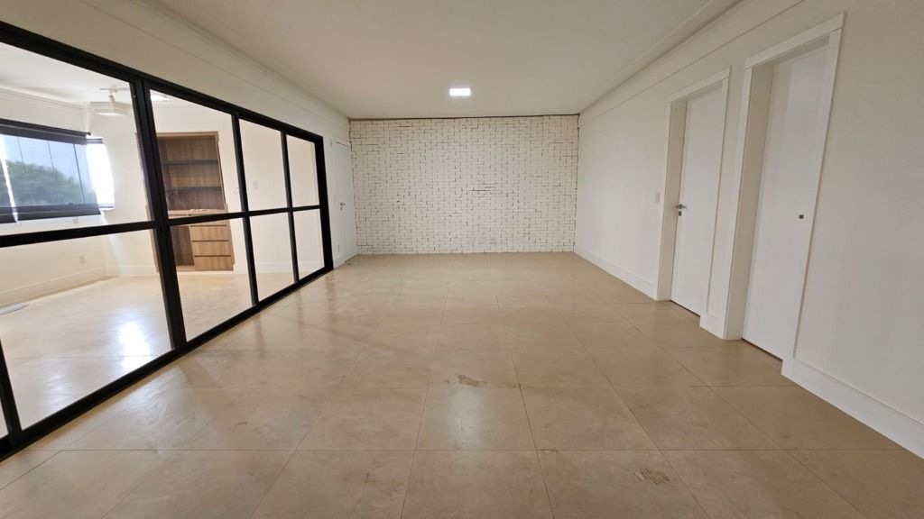 Apartamento para alugar com 3 quartos, 157m² - Foto 5