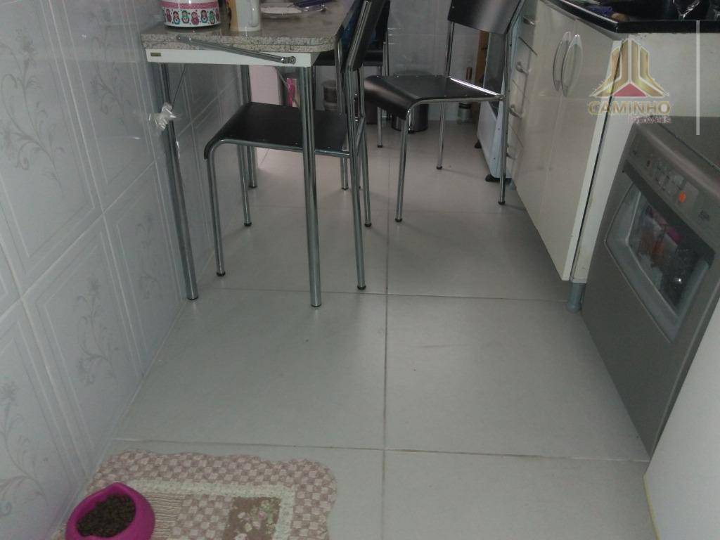 Apartamento à venda com 1 quarto, 40m² - Foto 2