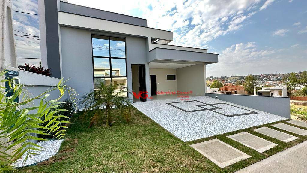 Casa de Condomínio à venda com 3 quartos, 210m² - Foto 1